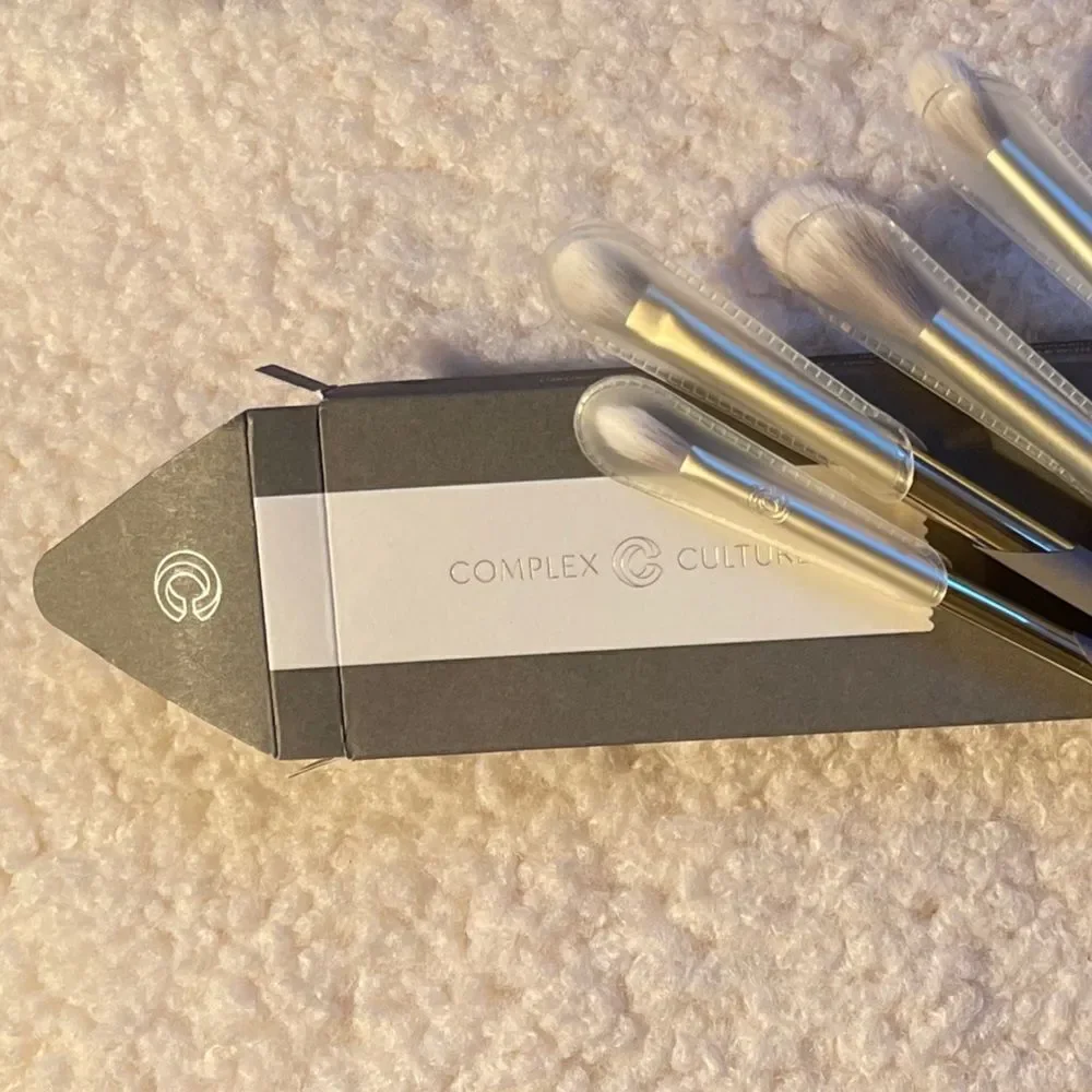 COMPLEX CULTURE 4 Piece Face & Eye Brush Set